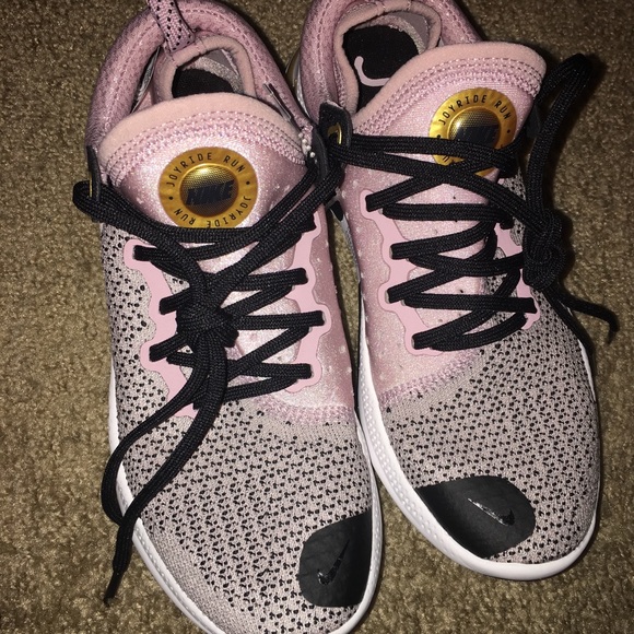 SOLD-✨NEW✨Women’s Nike Joyride Run Flyknit - Picture 2 of 4